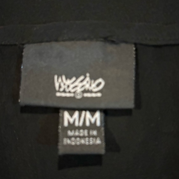 Women’s Mossimo Black Shell Tank, Scoop Neck, 1/4 Sheer Back - Picture 3 of 5